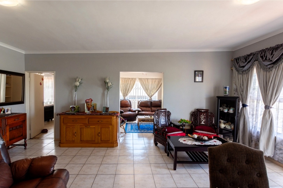 3 Bedroom Property for Sale in Bergzicht Western Cape